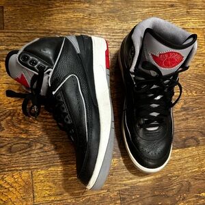 Kids Like New Air Jordan 2 Retro Black & Cement - Size 7